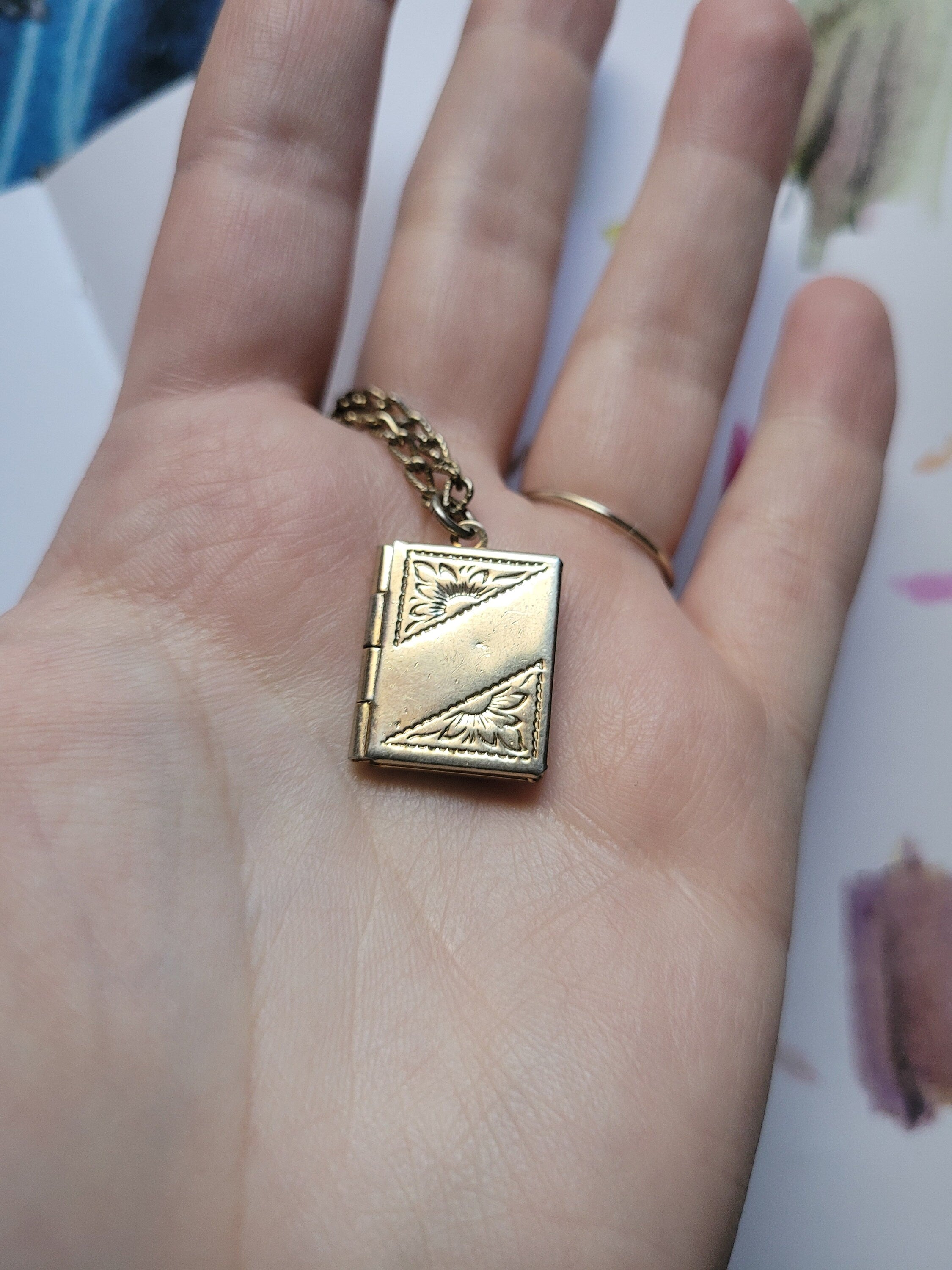 Narnia Locket Necklace, tiny painting necklace, the chronicles of narnia locket painting, book necklace painting, lantern waste, Lucy