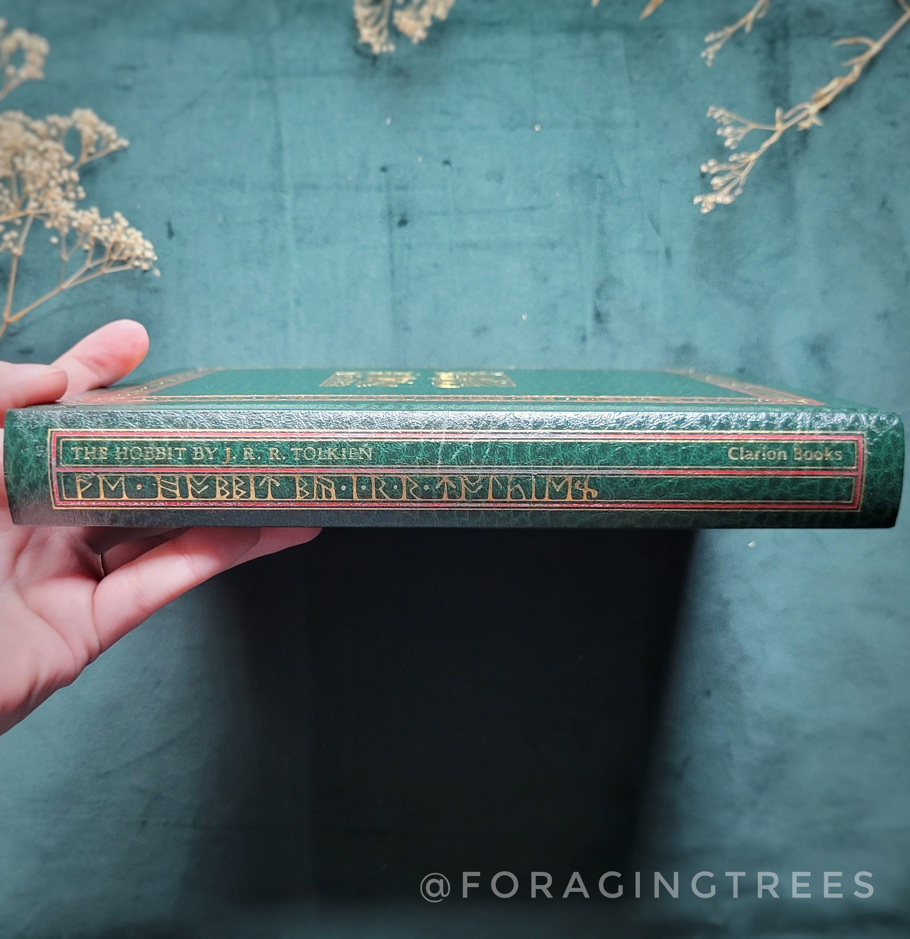The Hobbit Hidden Fore Edge Painting of Smaug and Bilbo, Hobbit foredge painting, Hobbit book painting, unique book collectors gift, tolkien